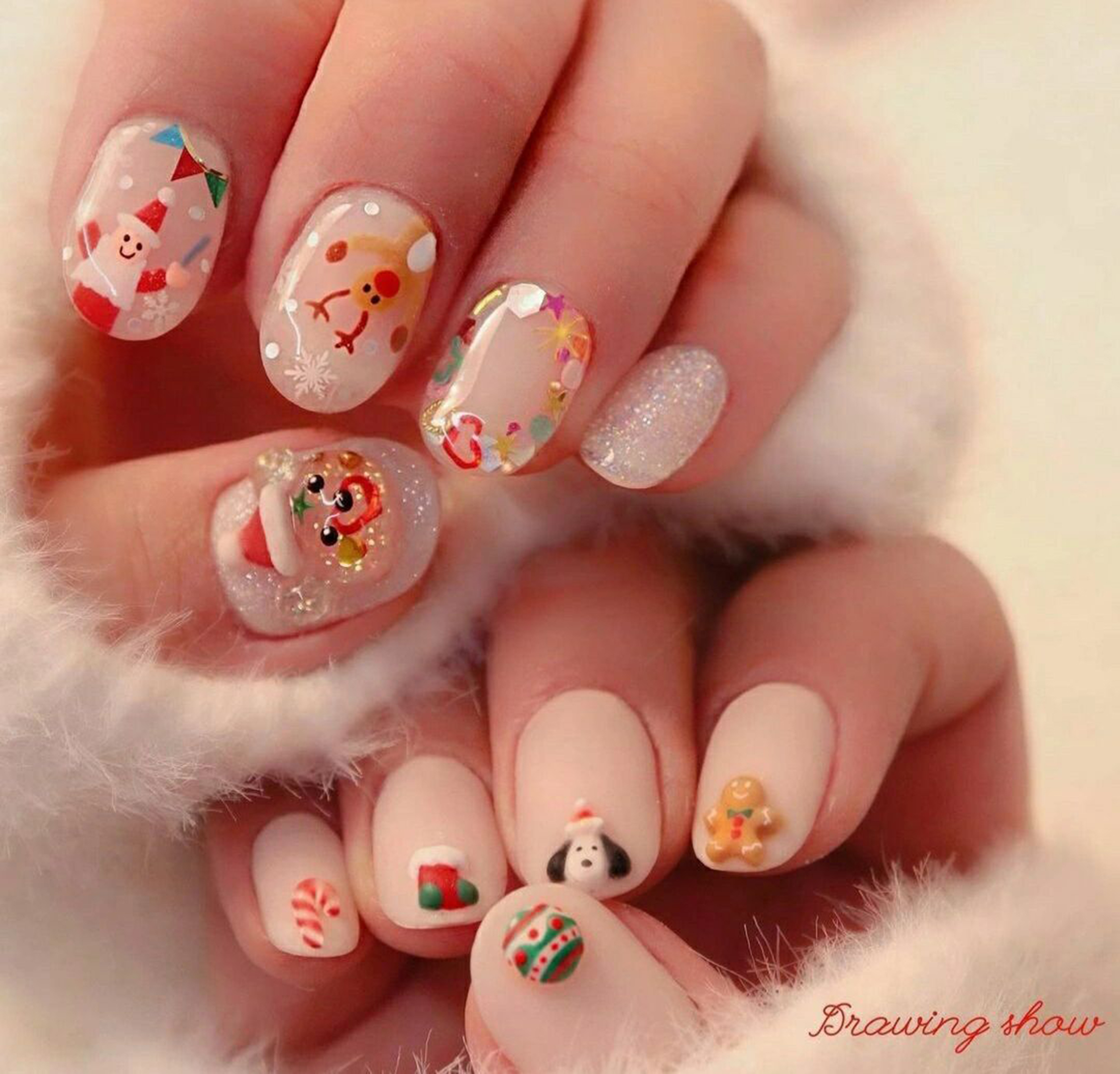 Red, Green and White Polka Dot Short Oval Nails shown as a nail art design with red, green, white, 3d, cute, glitter, polka dot, animal print, star, oval and short details.
